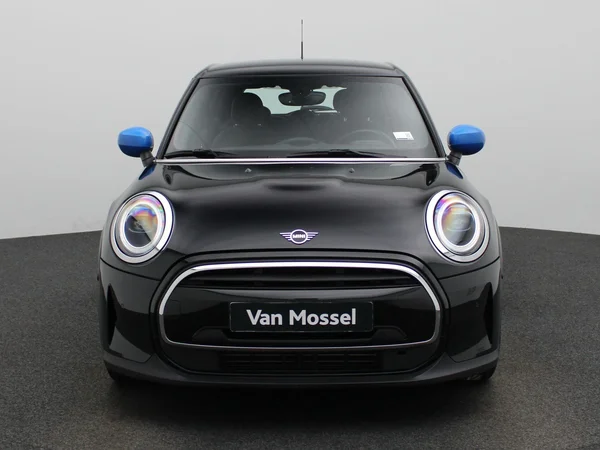 MINI One (2022) — foto 23 van 37