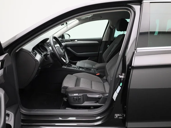 Volkswagen Passat (2024) — foto 3 van 44