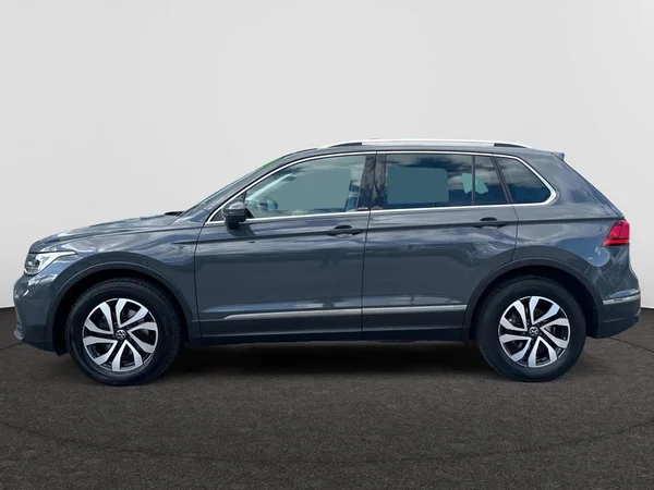VOLKSWAGEN Tiguan (2022) — foto 19 van 21