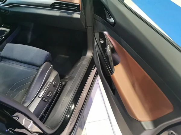 VOLKSWAGEN ID.5 (2026) — foto 10 van 24