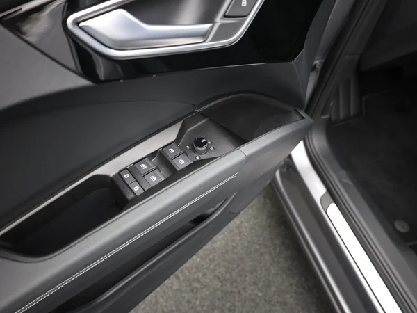 AUDI Q4 e-tron (2025) — foto 18 van 25