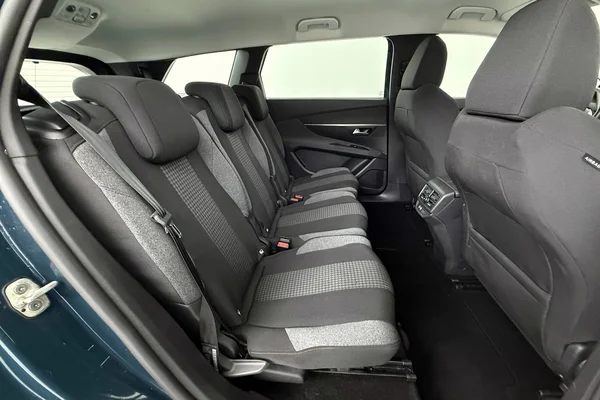 Peugeot 5008 (2021) — foto 7 van 30