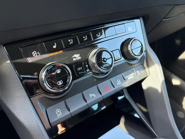 SKODA Karoq (2026) — foto 5 van 15