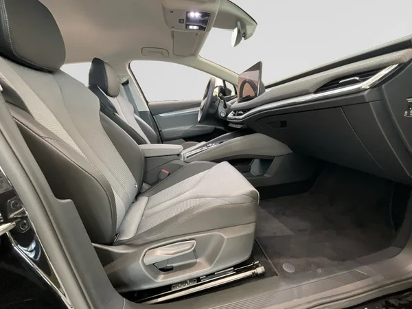 SKODA Enyaq (2025) — foto 24 van 25