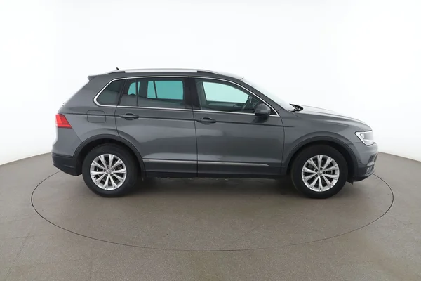 Volkswagen Tiguan (2019) — foto 13 van 16