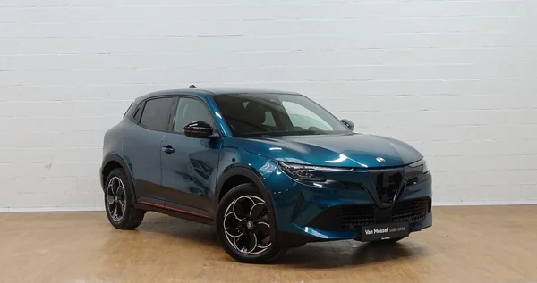Alfa Romeo Junior (2025) — foto 10 van 15