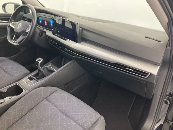 VOLKSWAGEN Golf VIII (2021) — foto 16 van 36