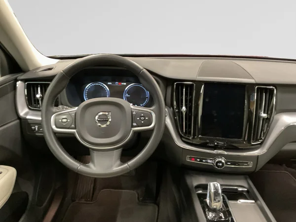 VOLVO XC60 (2019) — foto 3 van 24
