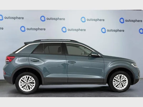 Volkswagen T-Roc (2022) — foto 23 van 31