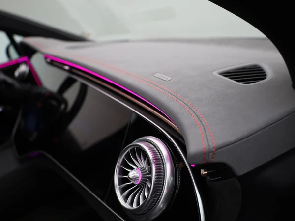 Mercedes-Benz EQE (2022) — foto 53 van 72