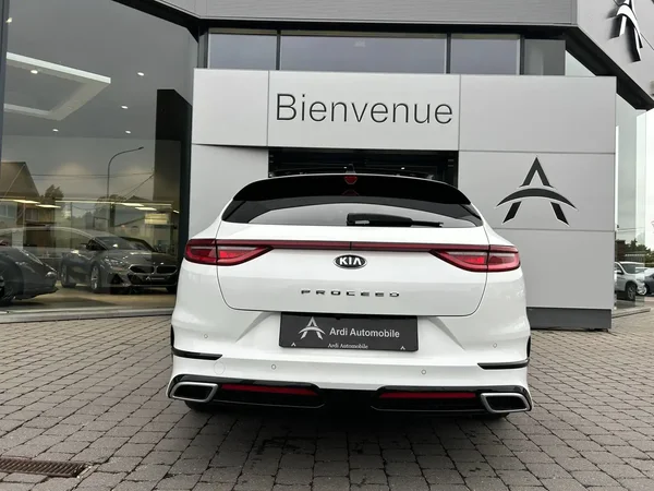 Kia Proceed (2019) — foto 23 van 27