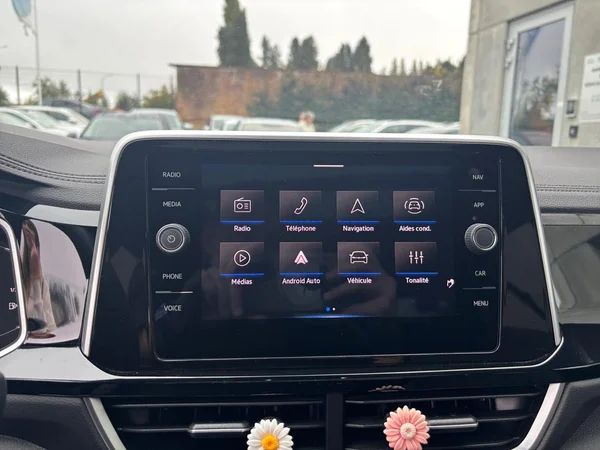 VOLKSWAGEN T-Roc (2025) — foto 15 van 20