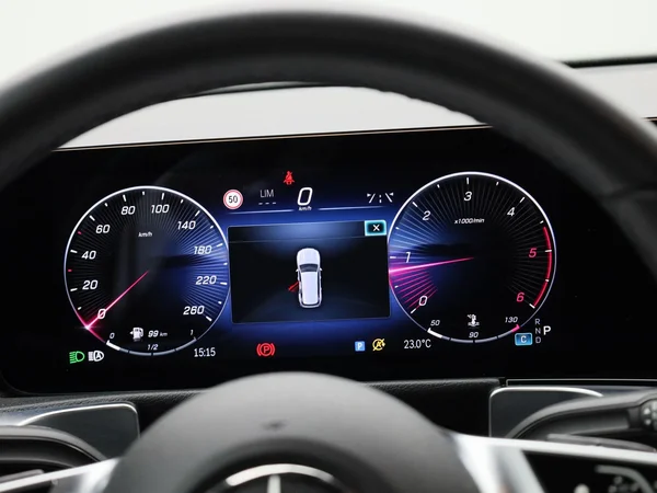 Mercedes-Benz GLB (2025) — foto 44 van 45
