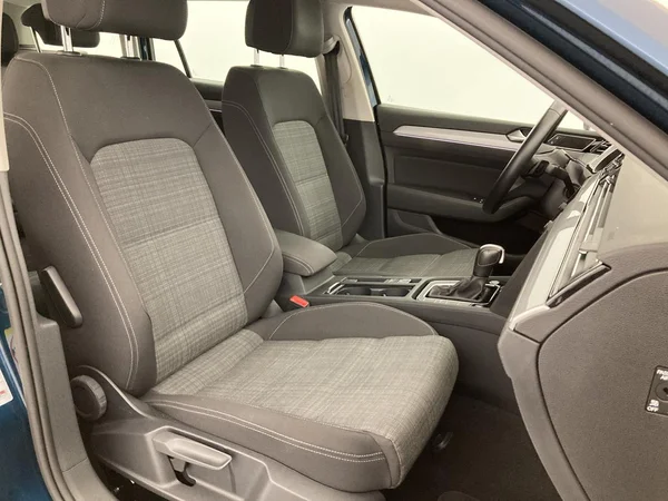 VOLKSWAGEN Passat Variant Dsl (2021) — foto 25 van 36