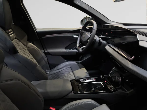 AUDI Q6 e-tron (2024) — foto 13 van 24