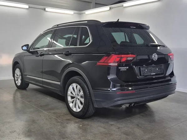 Volkswagen Tiguan (2018) — foto 18 van 23