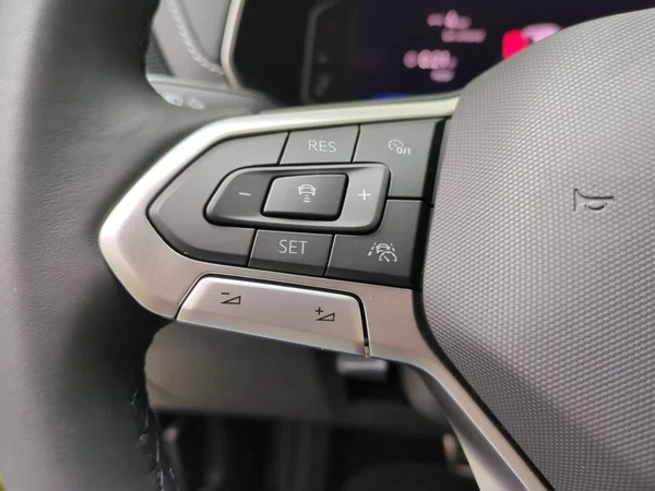 VOLKSWAGEN T-Cross (2024) — foto 11 van 15
