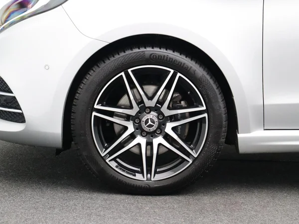 Mercedes-Benz V-Klasse (2022) — foto 32 van 34
