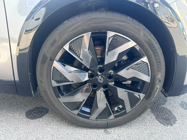 Renault Rafale (2025) — foto 16 van 20