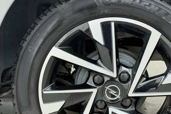Opel Corsa (2025) — foto 9 van 23