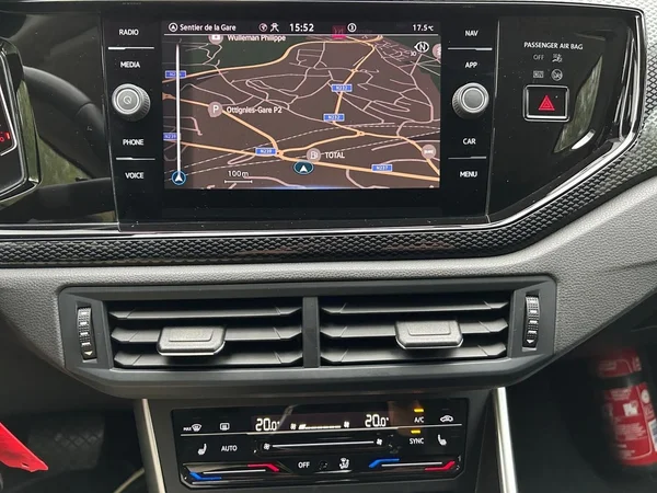 VOLKSWAGEN Polo (2022) — foto 14 van 23