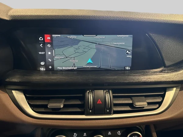 Alfa Romeo Stelvio (2021) — foto 6 van 15