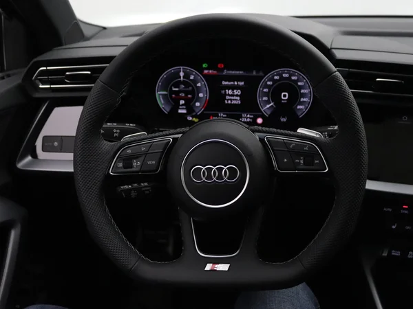 AUDI A3 Sportback PHEV (2025) — foto 8 van 25