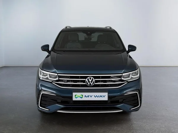 VOLKSWAGEN Tiguan (2023) — foto 11 van 17