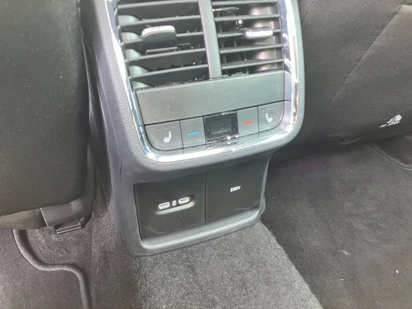 SKODA Octavia Combi PHEV (2024) — foto 13 van 26