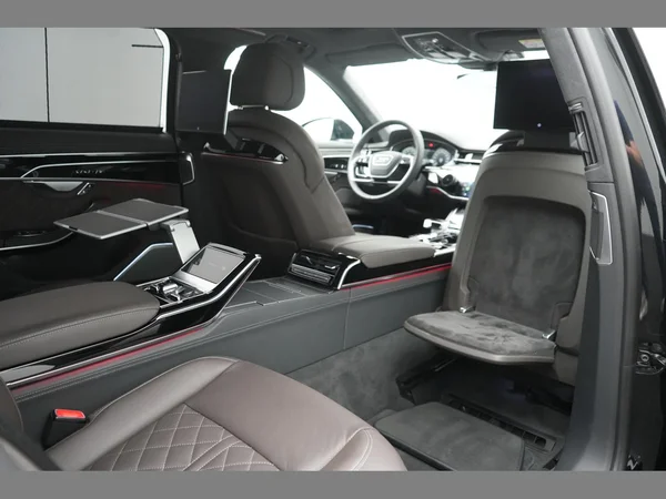 AUDI A8 Long PHEV (2024) — foto 29 van 53