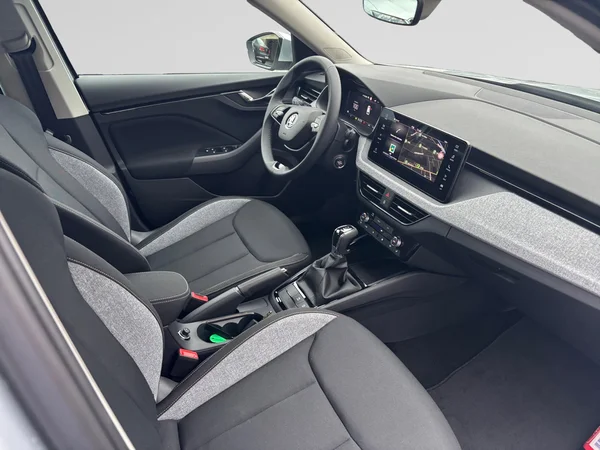 SKODA Kamiq (2024) — foto 7 van 22