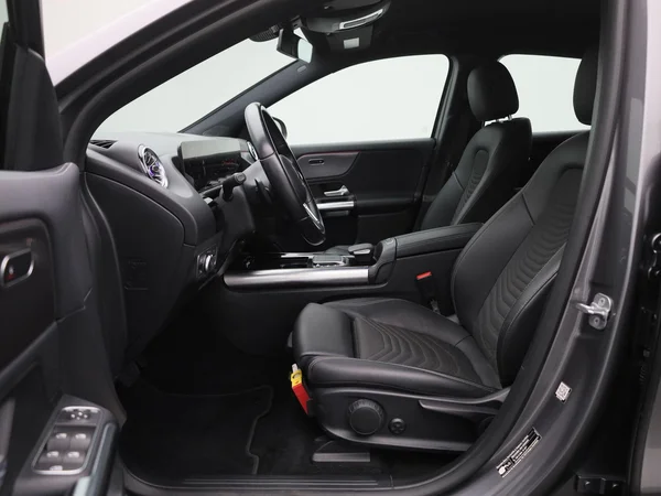 Mercedes-Benz EQA (2023) — foto 5 van 45