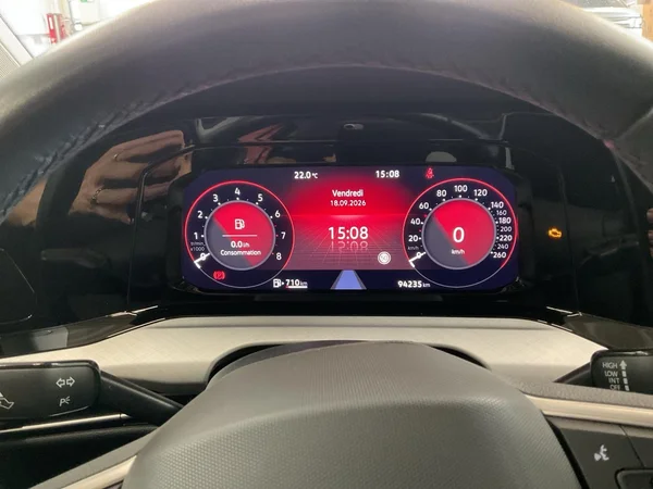VOLKSWAGEN Golf VIII SW (2023) — foto 6 van 22