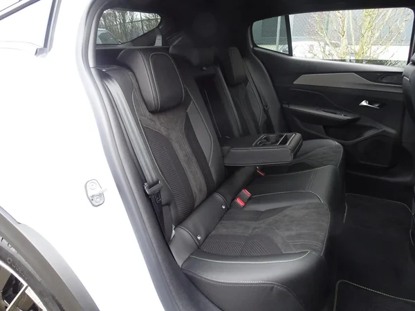 Peugeot 408 (2026) — foto 9 van 32