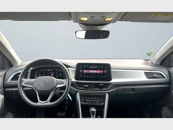 Volkswagen T-Roc (2022) — foto 2 van 25