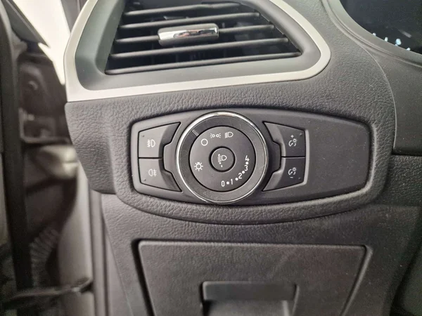 Ford S-Max (2017) — foto 2 van 16