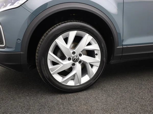 VOLKSWAGEN T-Roc (2023) — foto 3 van 19