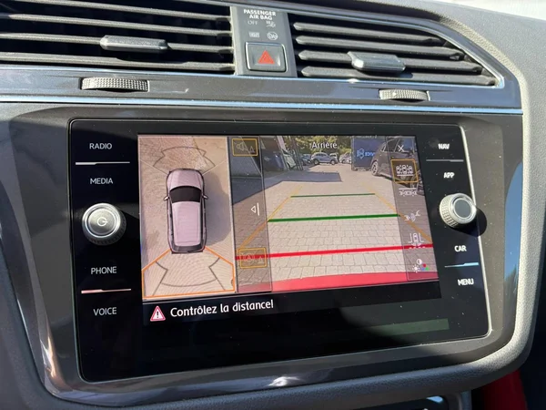 VOLKSWAGEN Tiguan (2018) — foto 5 van 23