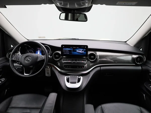 Mercedes-Benz EQV (2023) — foto 40 van 48