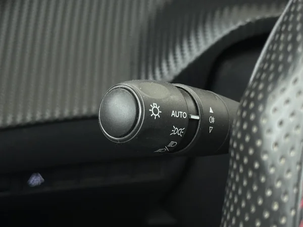 PEUGEOT 208 (2023) — foto 15 van 26