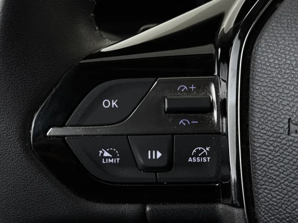 PEUGEOT 308 (2023) — foto 9 van 27