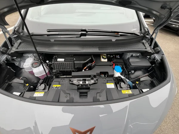 CUPRA Born (2025) — foto 3 van 24