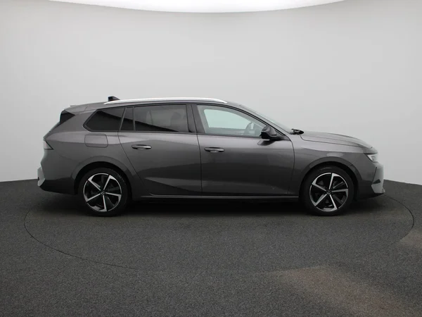 Opel Astra (2023) — foto 36 van 39