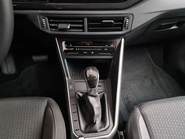 VOLKSWAGEN Polo (2025) — foto 6 van 15