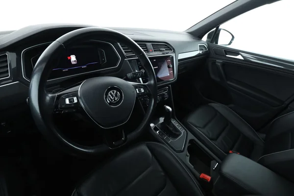 Volkswagen Tiguan (2020) — foto 2 van 16