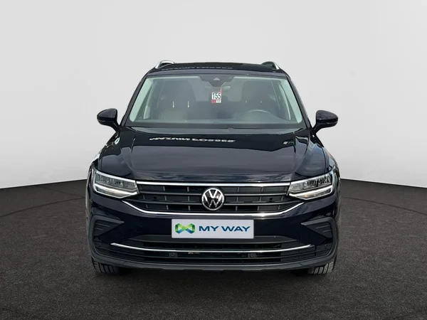 VOLKSWAGEN Tiguan (2022) — foto 12 van 18