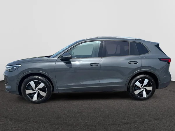 VOLKSWAGEN Tiguan (2024) — foto 7 van 14