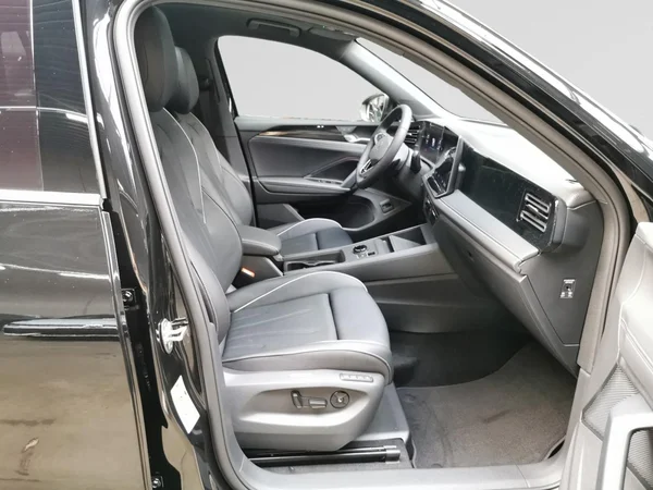 VOLKSWAGEN Tiguan (2026) — foto 18 van 23