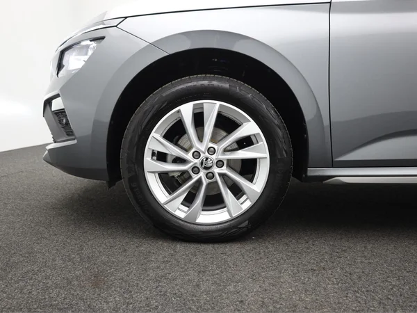 SKODA Kamiq (2024) — foto 4 van 23