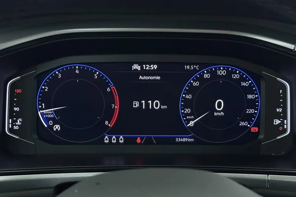 Volkswagen T-Roc (2022) — foto 8 van 30